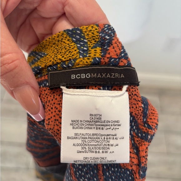 BCBGMAXAZRIA Cam Print Blocked Wrap Crop Top - Picture 7 of 8